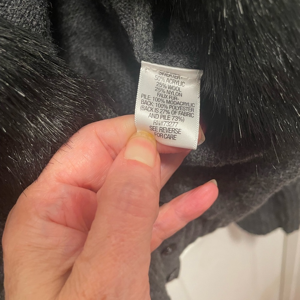 Simply Vera Vera Wang Charcoal Faux Fur Sweater - Picture 6 of 7